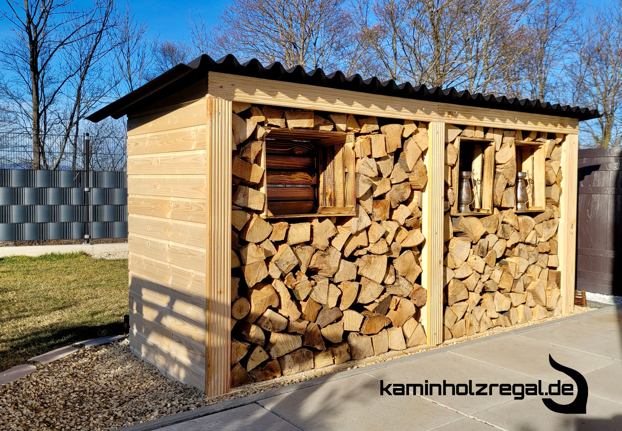 Next Stop - Österreich! Kaminholzregal in der Nähe von Wien