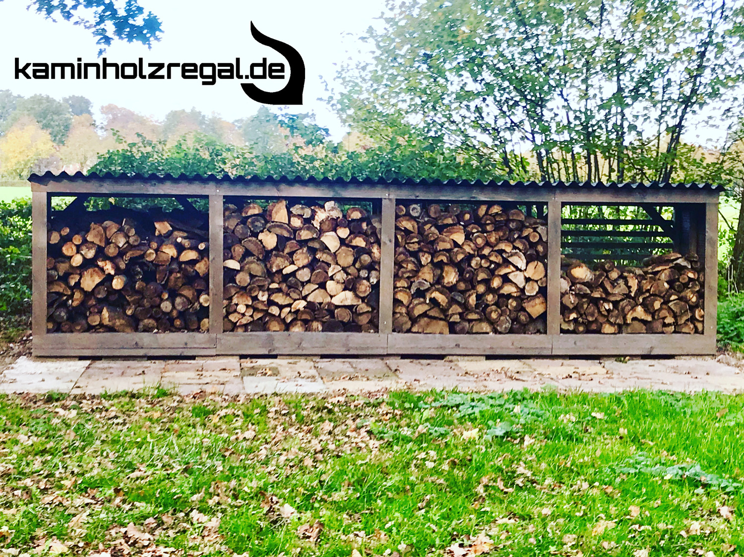 KUNDENBILD - KAMINHOLZREGAL MIT PERFEKTEM UNTERGRUND