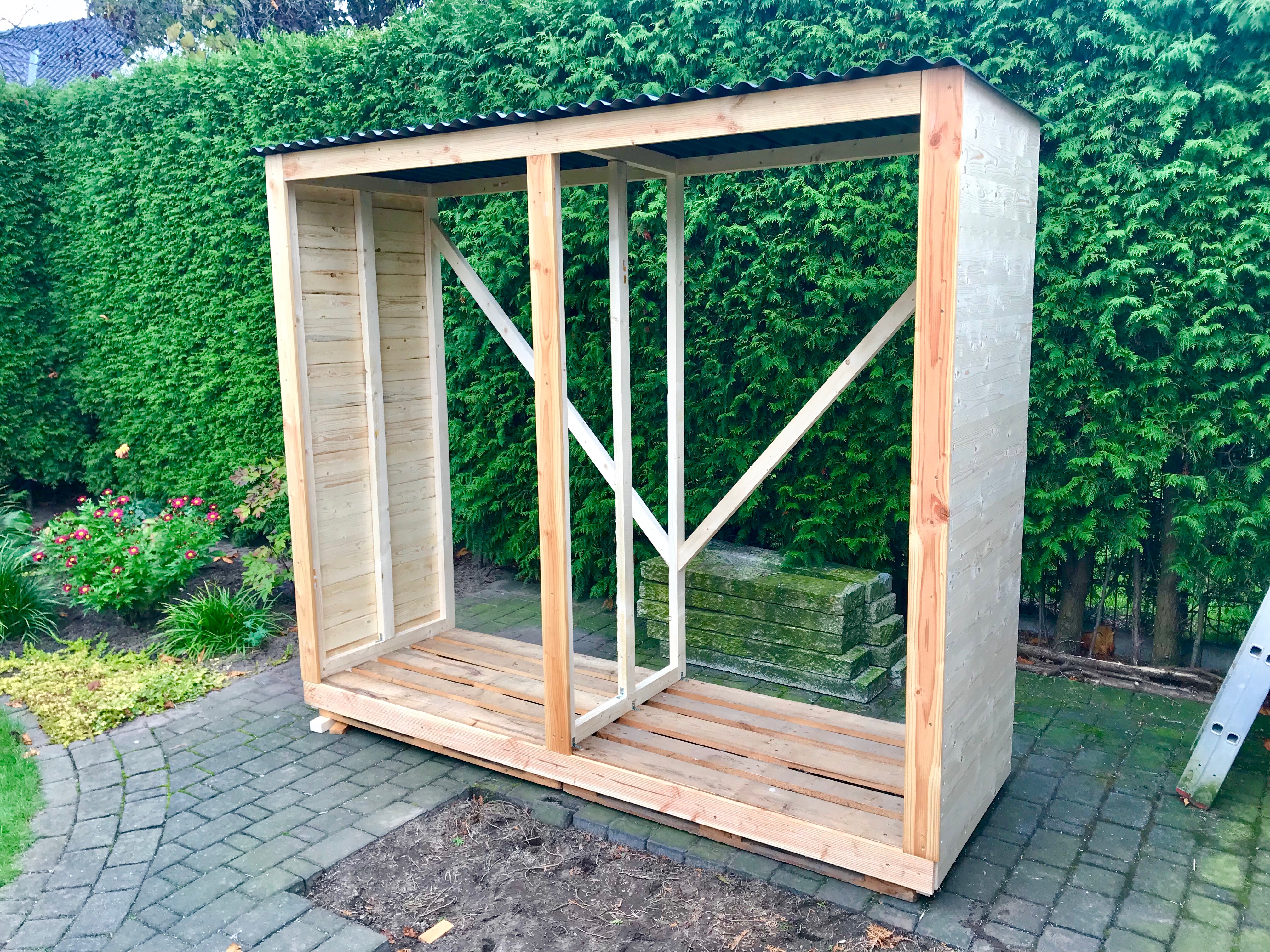 AUSLIEFERUNG KAMINHOLZREGAL MIT SONDERMASS - UNBEHANDELT